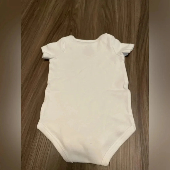 Little wonders 3-6 months St Patrick’s onesie - Picture 3 of 3